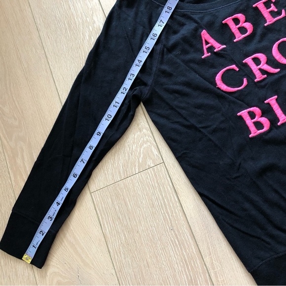 Abercrombie & Fitch Y2K Off Shoulder Embroidered Top in Black & Pink Size XS - Picture 8 of 10